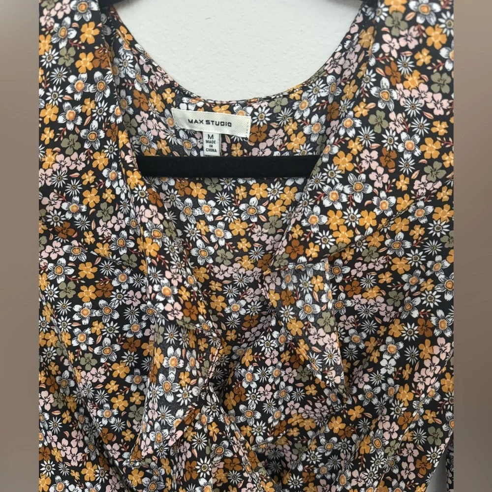 Max Studio Ruffled Peplum Floral Wrap Blouse with Scalloped Collar Medium - Picture 2 of 7